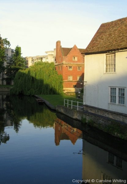 Cambridge in the sunshine - Photo 9